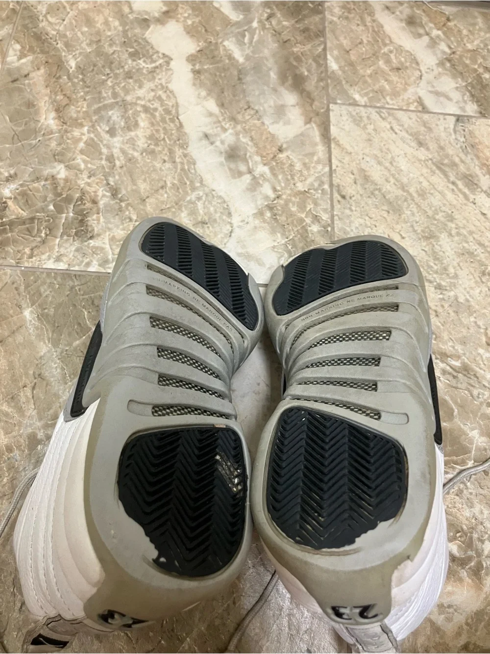 Air Jordan 12 Retro GS White Wolf Grey Black Youth 7Y Clean Pre-Owned